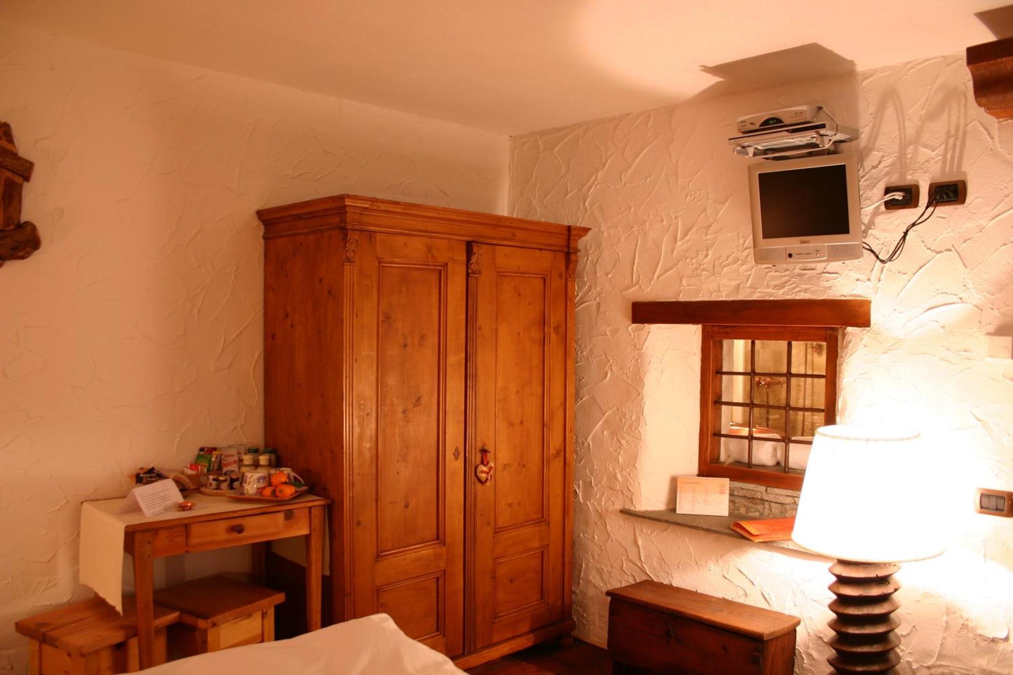 Eco Chalet Maison Dominique Challand-Saint-Anselme Bagian luar foto